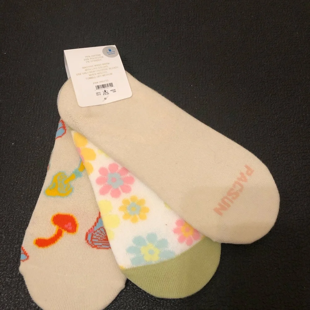 25.Pacsun Women’s Socks Bundle